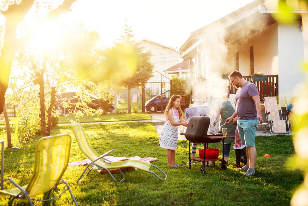 Beleuchtung und Heizung im Garten Koo & Kaposi Haustechnik GmbH
