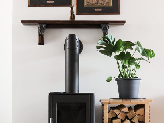 schwarzer Kamin